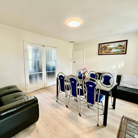 Entire House In Mt Wellington, Central Auckland Extérieur photo