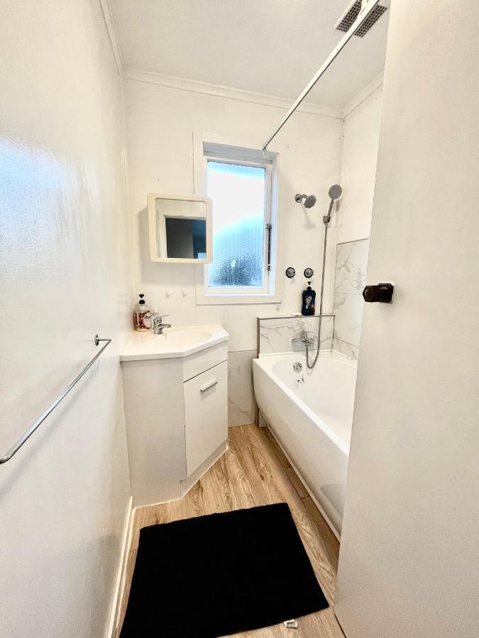 Entire House In Mt Wellington, Central Auckland Extérieur photo