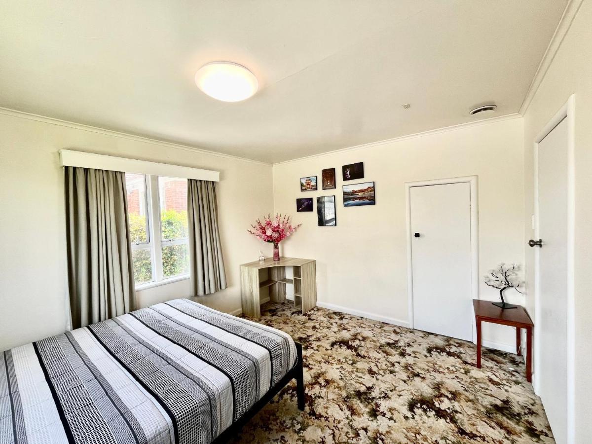 Entire House In Mt Wellington, Central Auckland Extérieur photo