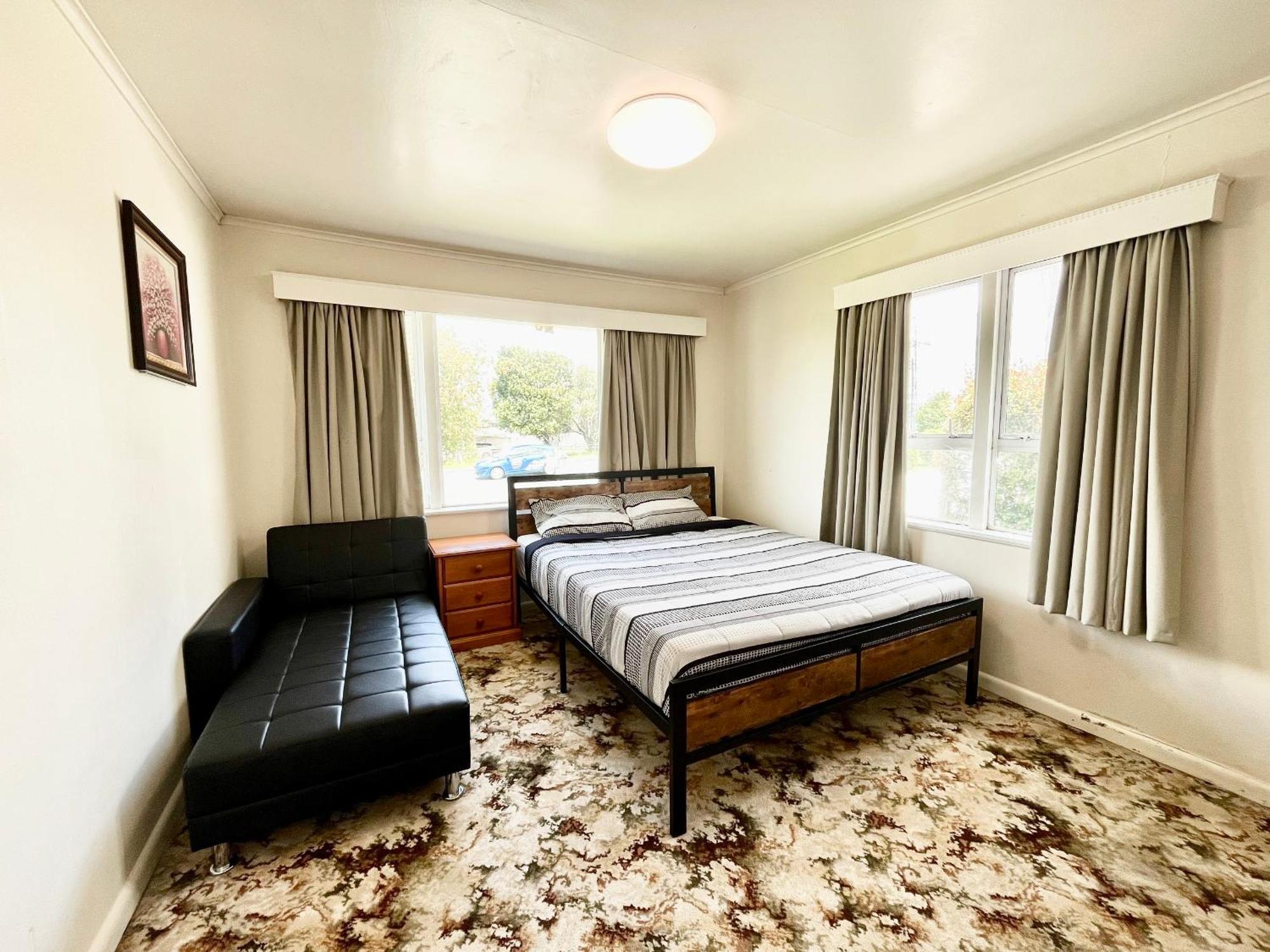 Entire House In Mt Wellington, Central Auckland Extérieur photo